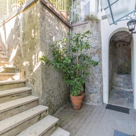 Casa Punta Lavello 02 *